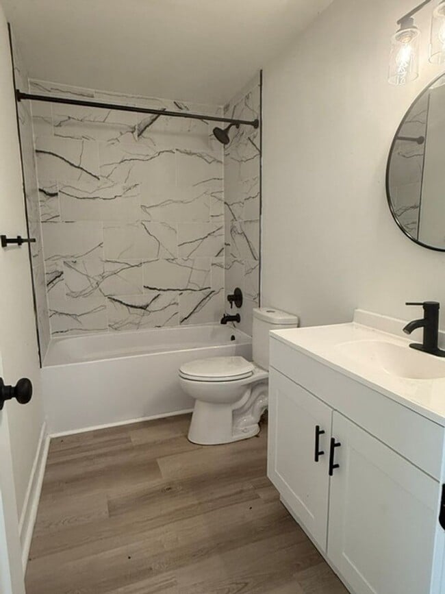 Building Photo - New Listing-Super cute newly renovated 3 BDRM