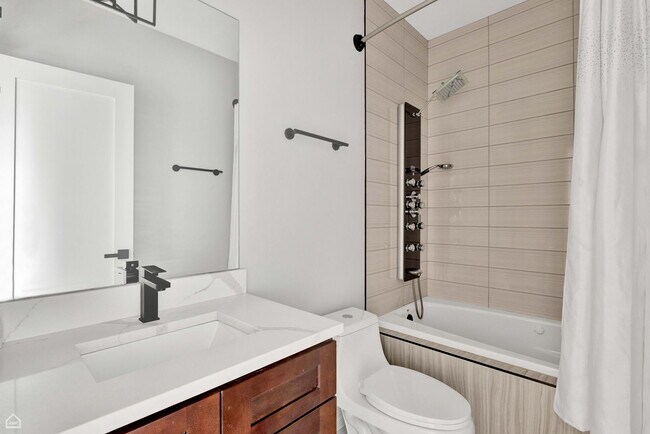Building Photo - 2817 N 75th Ave