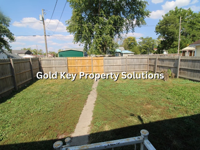 Building Photo - MUNCIE 3 BR 1 BA house with Fenced Backyar...