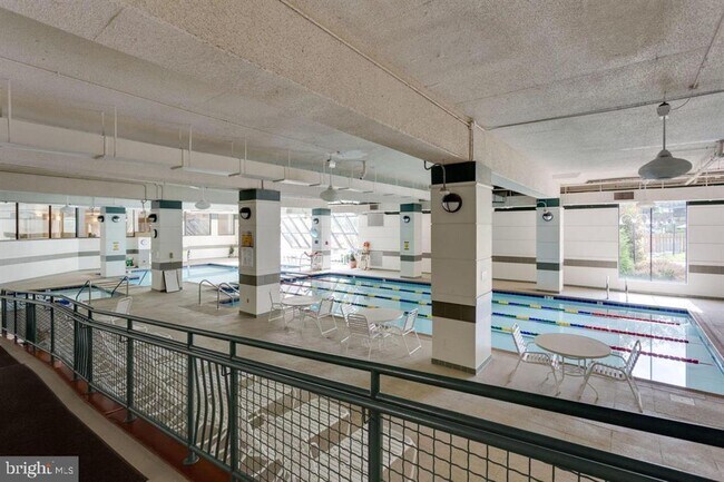 Building Photo - 309 Yoakum Pkwy