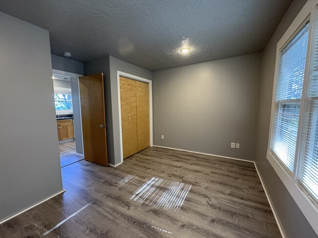 Building Photo - 1275 SW College St