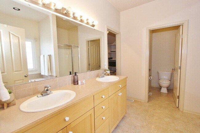 Building Photo - Your New Home Awaits in Bolder Creek! 4bed...