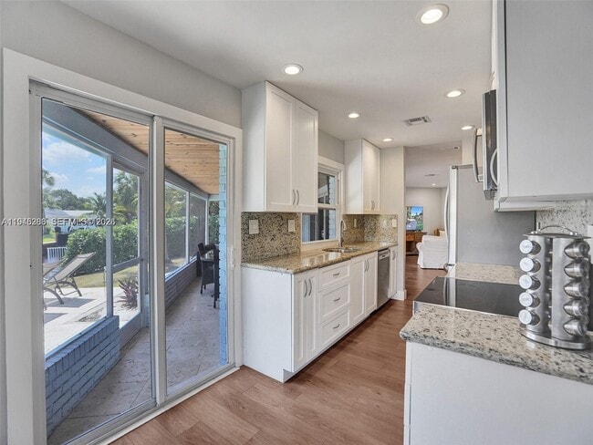 Building Photo - 620 W Palmetto Park Rd