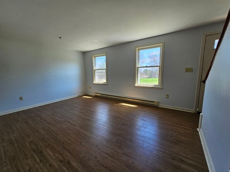 Building Photo - 27 Candlewood Ln
