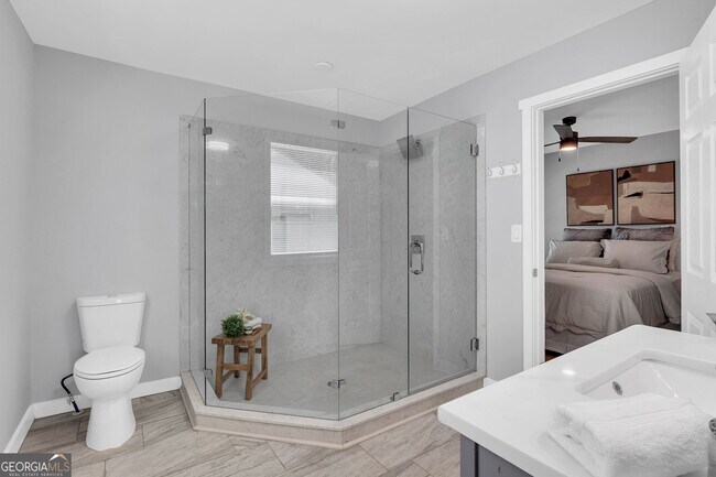 Building Photo - 3910 Clairmont Rd