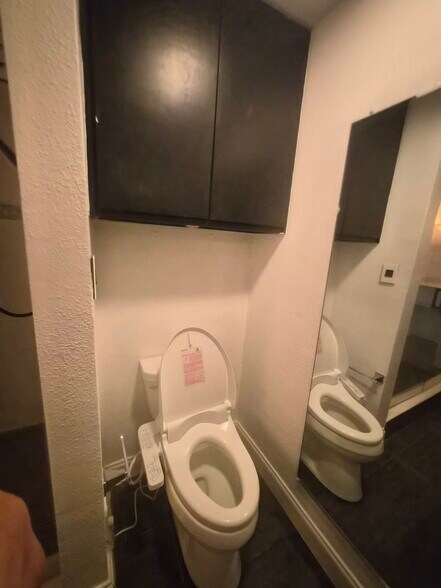 Building Photo - 4040 Avondale Ave