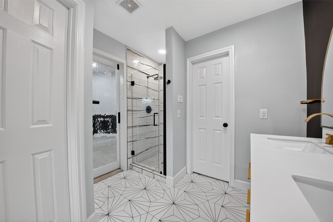 Building Photo - 17002 Analisa Cir