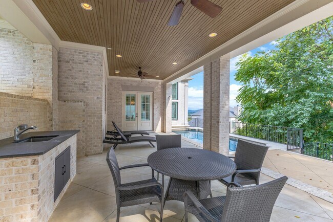 Building Photo - 5014 Mountview Pl