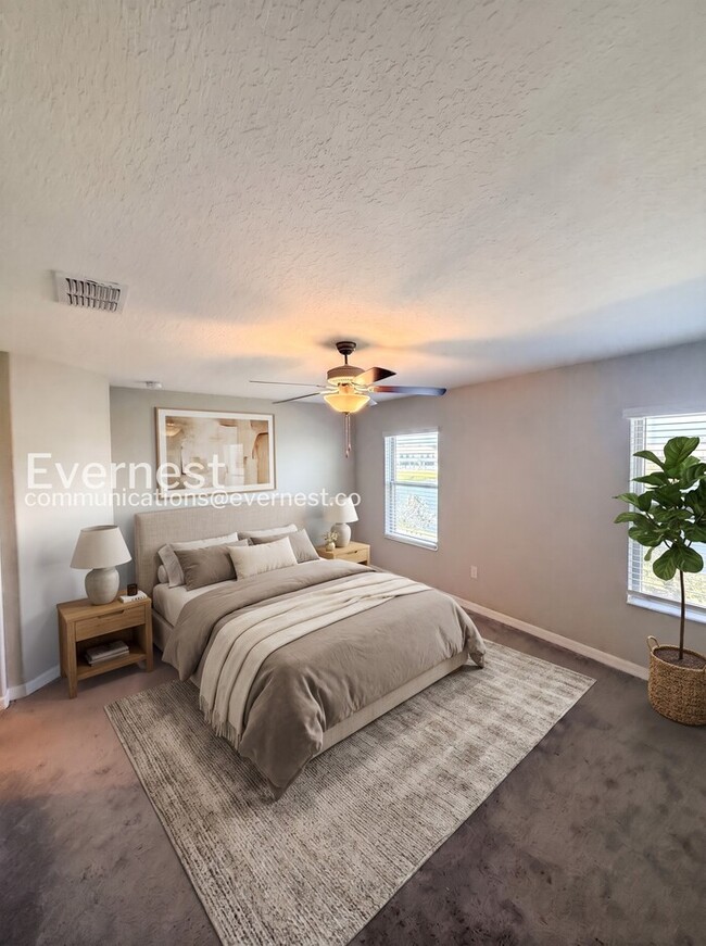 Building Photo - 3-Bed/2-Bath Town Home/Available Soon!