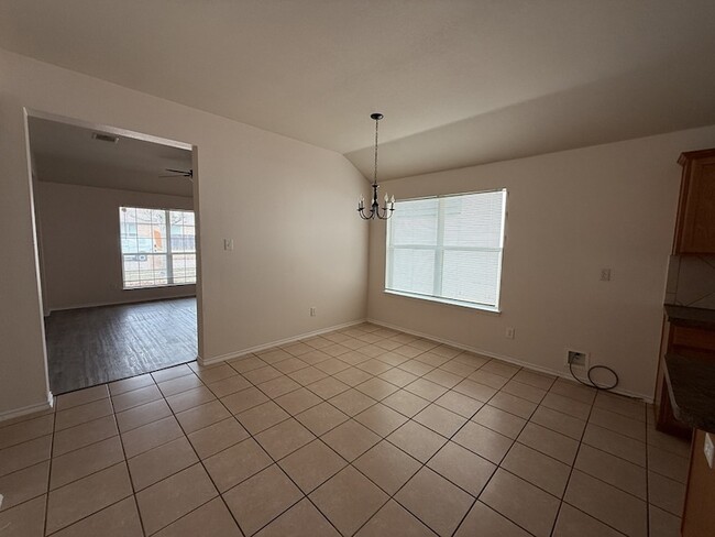 Building Photo - 2224 Hummingbird Way