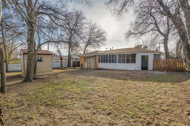 Building Photo - 3273 Lackland Rd