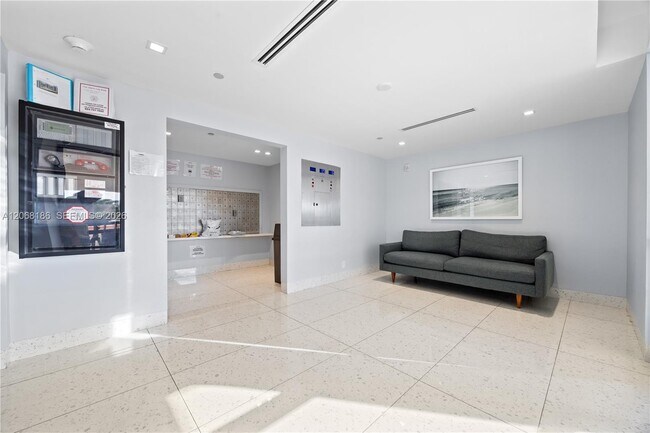 Building Photo - 20335 W Country Club Dr