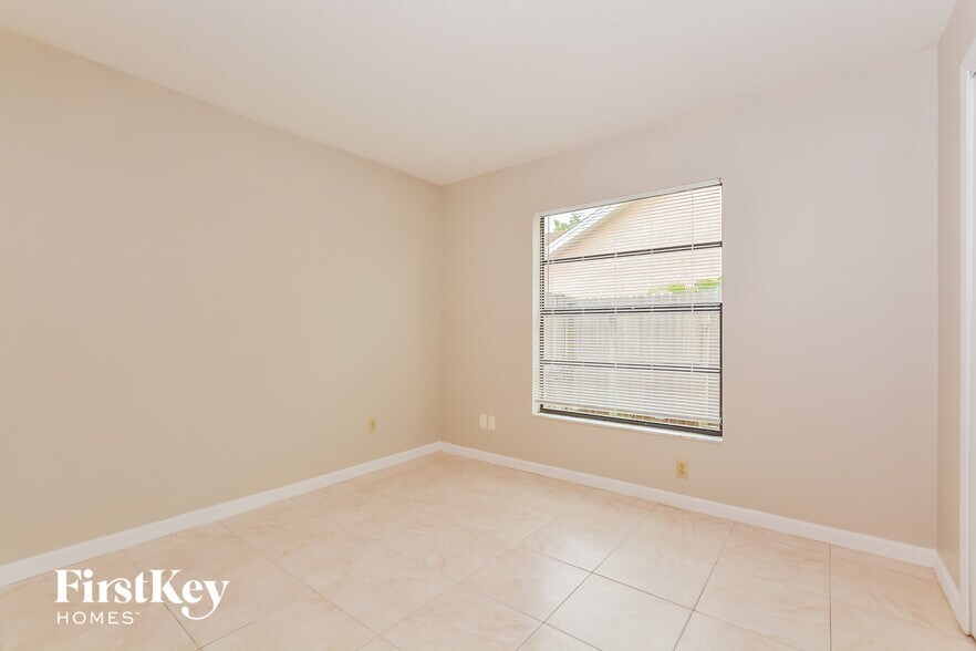 Building Photo - 2943 Mallorn Way