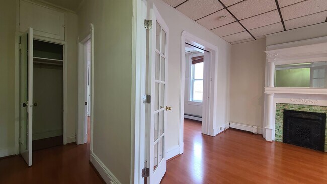 Building Photo - 86 Tonnelle Ave