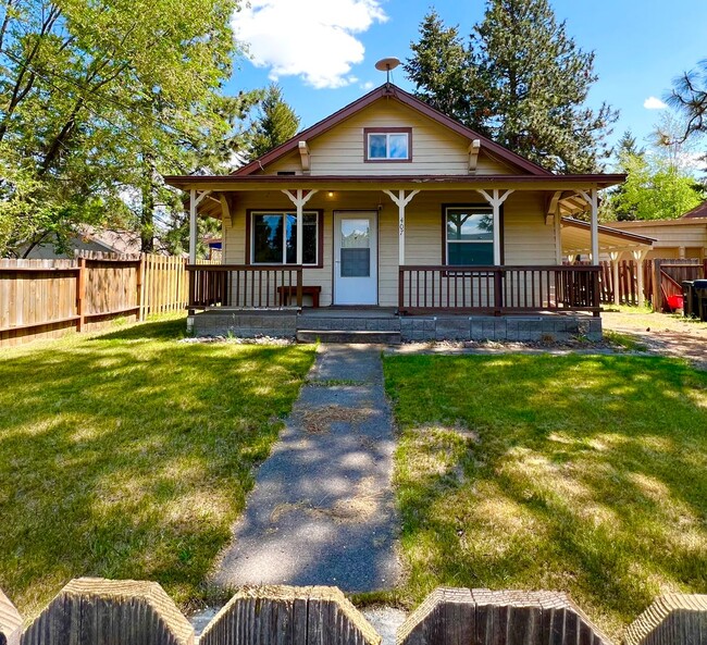 Primary Photo - Charming 2 Bed, 1 Bath Home with Detached ...