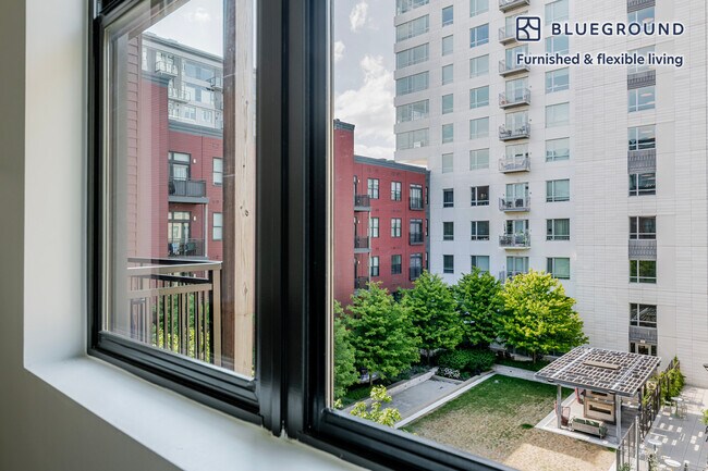 Building Photo - 449 Canal St