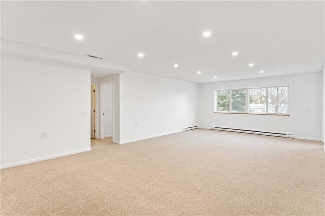 Building Photo - 30 Argyle Ave