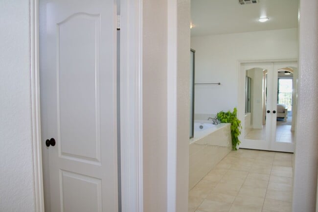 Building Photo - Carlsbad Arroyo Retreat