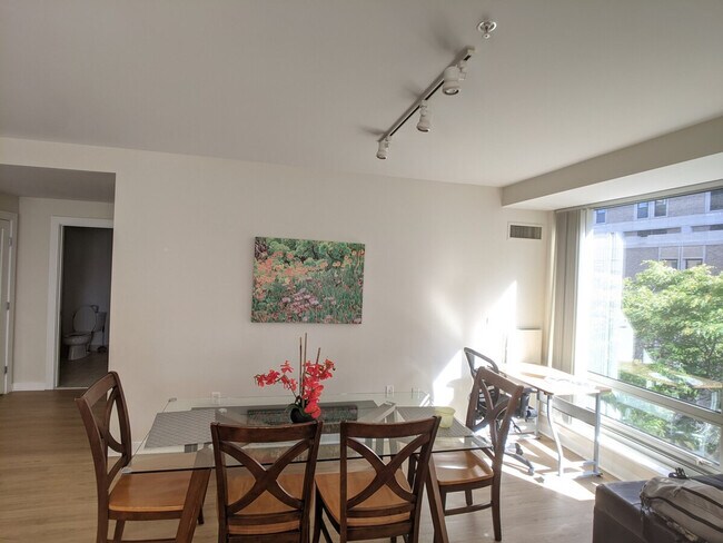 Building Photo - 5 Emerson Pl