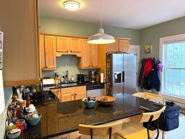 Building Photo - Charming 2 Bed + 2 Bath Condo in the West End!