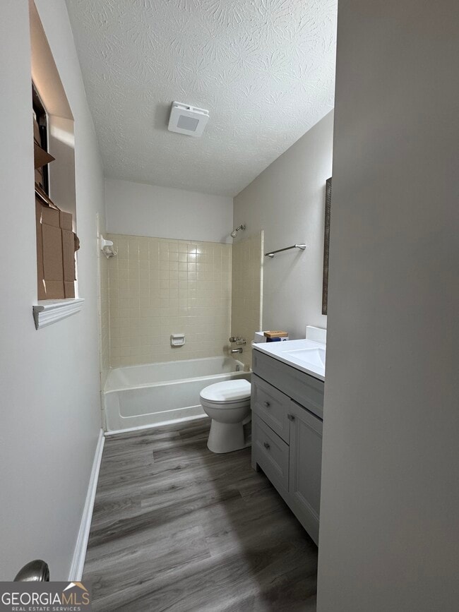 Building Photo - 3821 River Rd