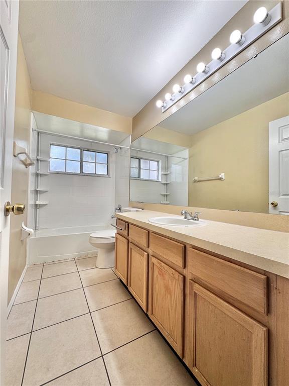 Building Photo - 2619 Spring Hill Dr
