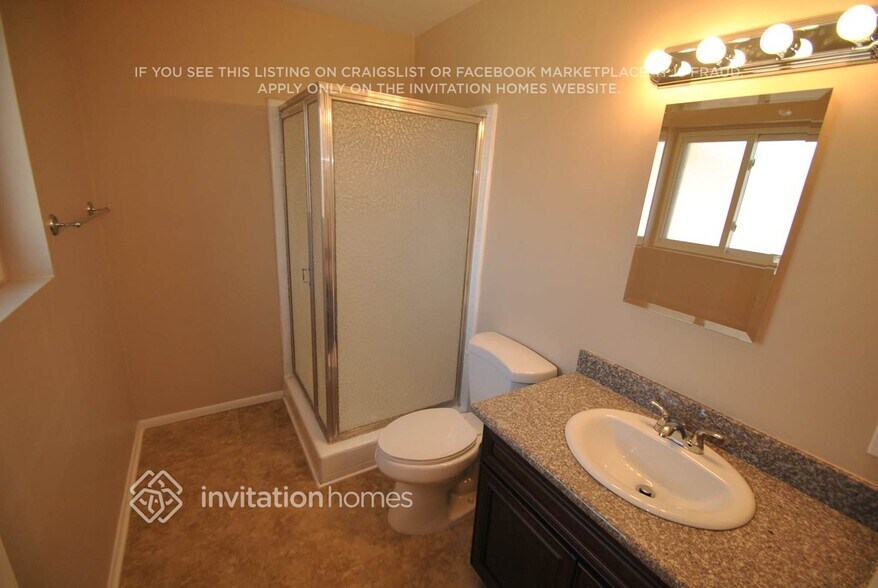 Building Photo - 3916 W Glenn Dr