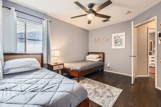 Building Photo - 1125 Strickland Dr