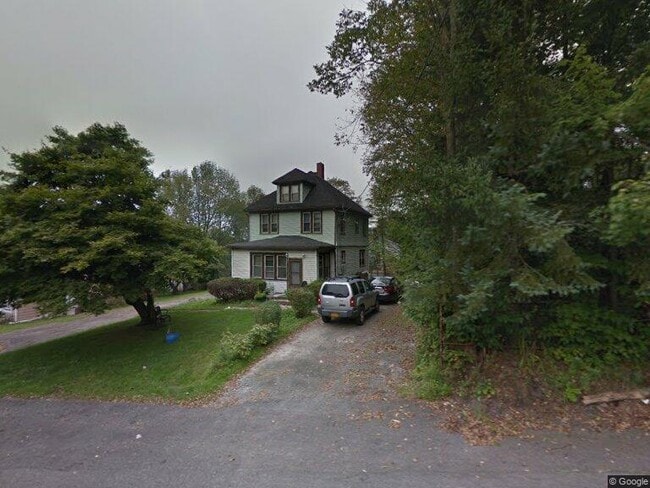Building Photo - 146 Pleasant St Ext