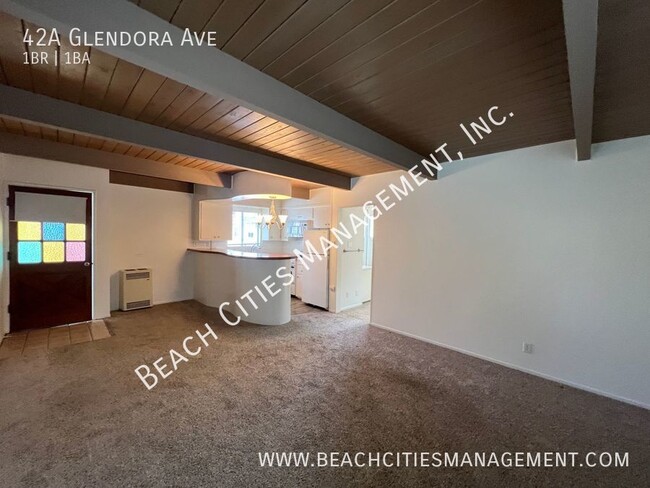 Building Photo - Amazing 1 Bedroom 1 Bath Triplex steps fro...