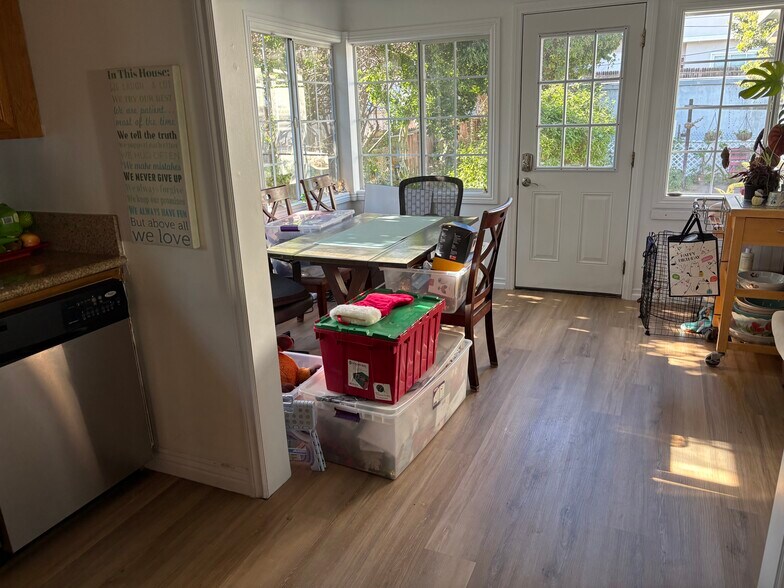 Building Photo - 2405 Perkins Ln