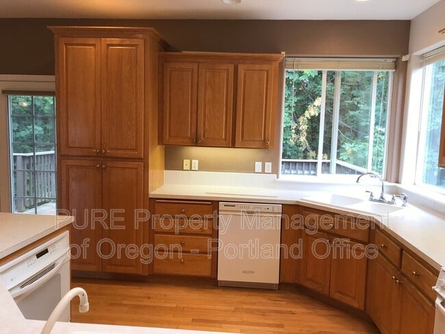 Building Photo - 18031 Chickaree Dr