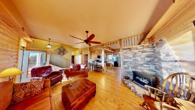 Building Photo - Beautiful Home on 10 Private Acres