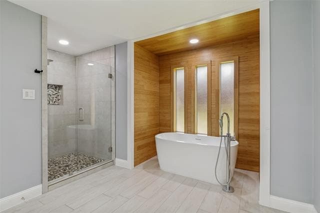 Building Photo - 9447 Viewside Dr