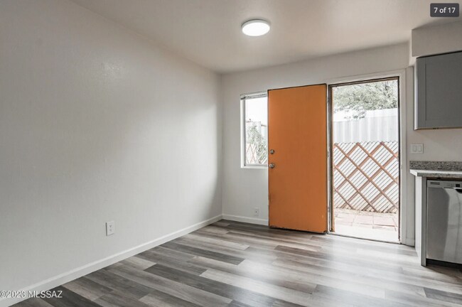 Building Photo - 1108 E Fort Lowell Rd