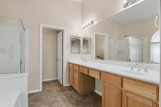 Building Photo - Immaculate 5-Bed, 3-Bath Entertainer’s Home on Over a Quarter Acre in Gated Riverwalk Ranch Manor...