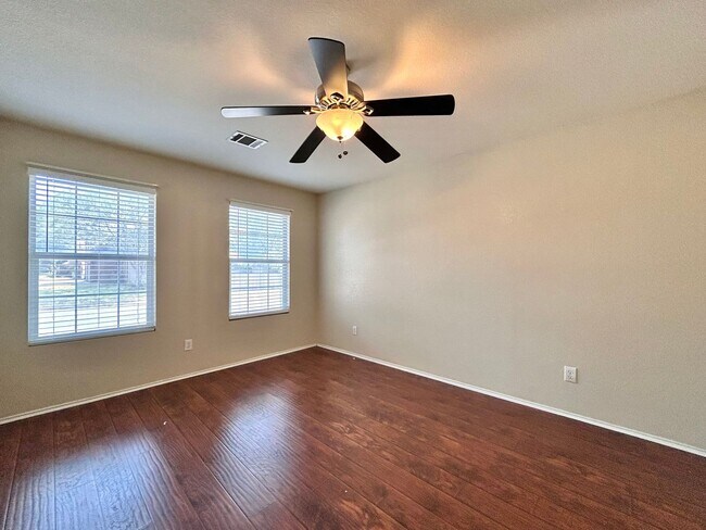 Building Photo - 3 Bed | 2 Bath – Cozy One-Level Home with ...