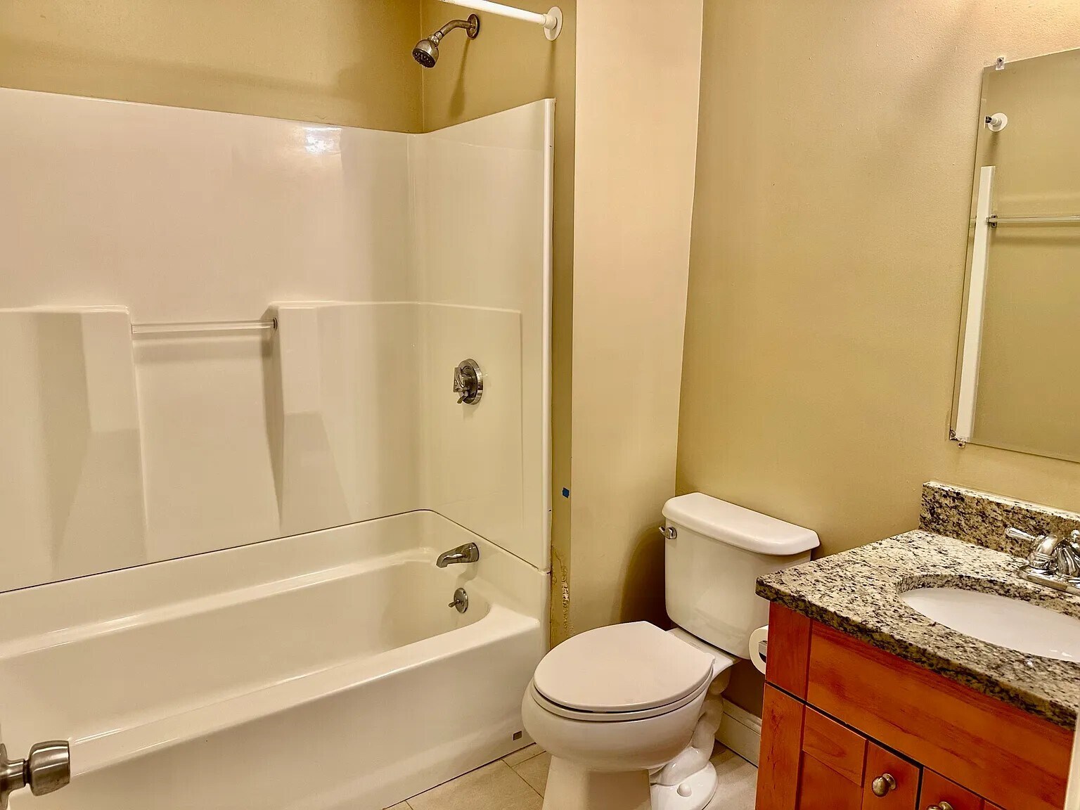 Building Photo - 76 Egmont St