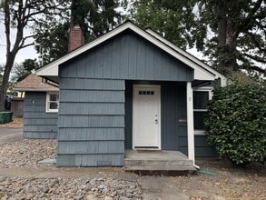 Building Photo - 16350 SE Vineyard Ln