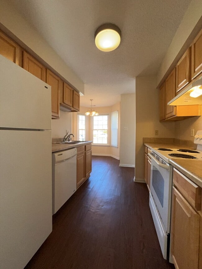 Building Photo - 2119 Rolling Ridge Dr