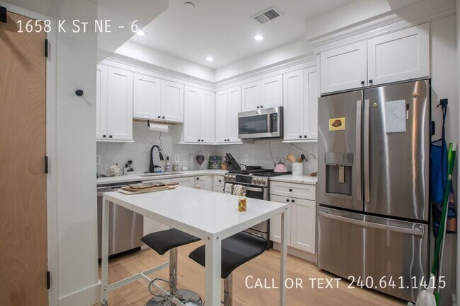 Building Photo - 1658 K St NE