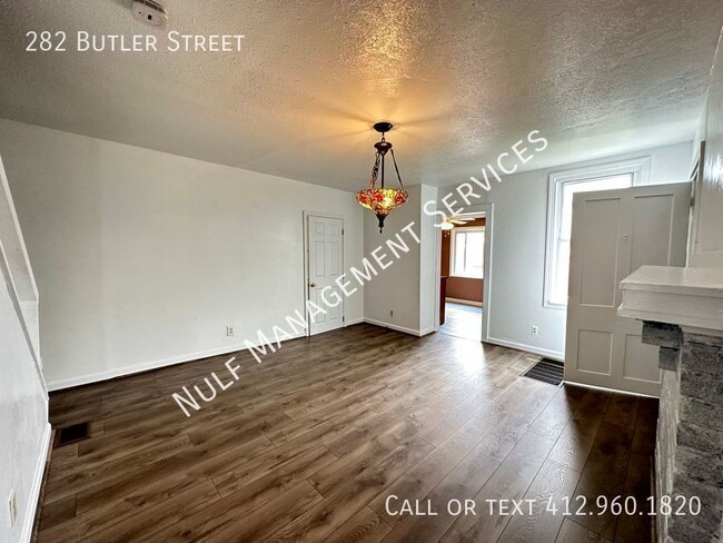 Building Photo - Modern 4 bedroom in Vibrant Downtown Etna