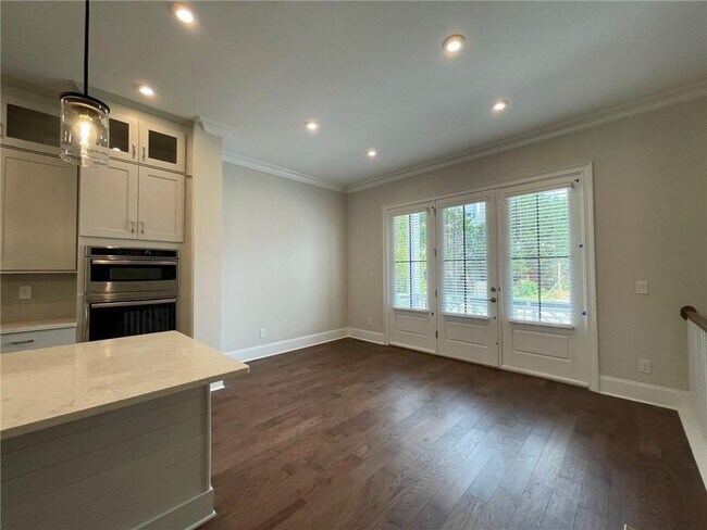 Building Photo - 888 Mayfield Rd