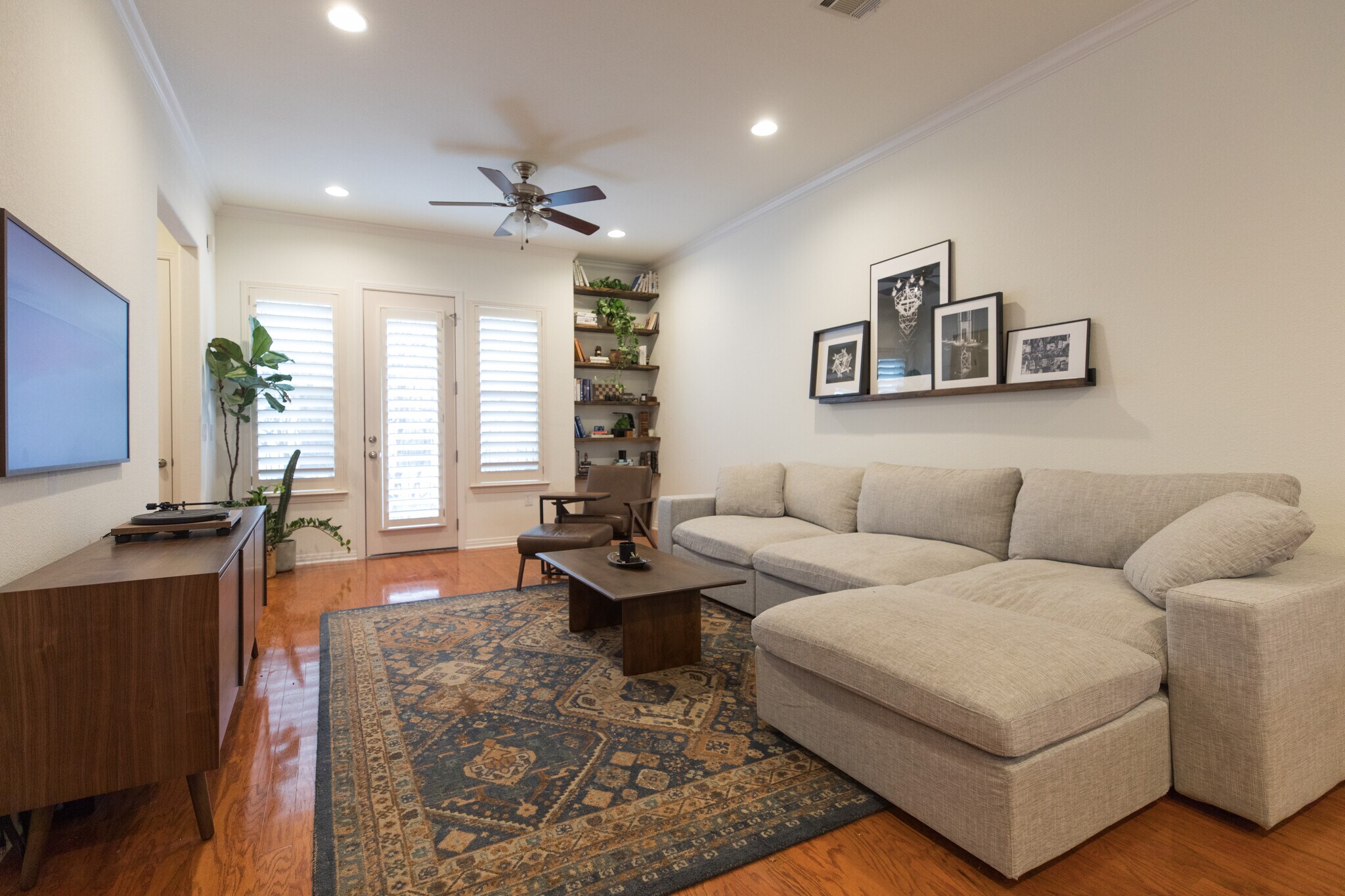 Building Photo - 1115 Kinney Ave