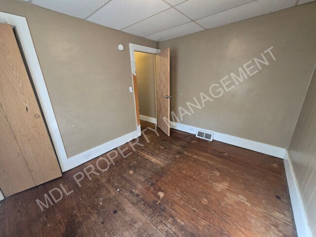 Building Photo - 3-Bedroom Home in Saginaw