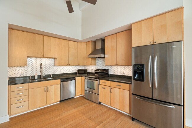 Building Photo - Available Now! Gorgeous 1 Bed, 2 Ba in the Historic Kress Building w/ Private Rooftop Patio!