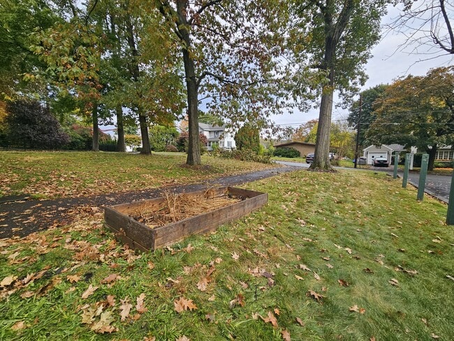 Building Photo - 107 Upper Knapp Rd