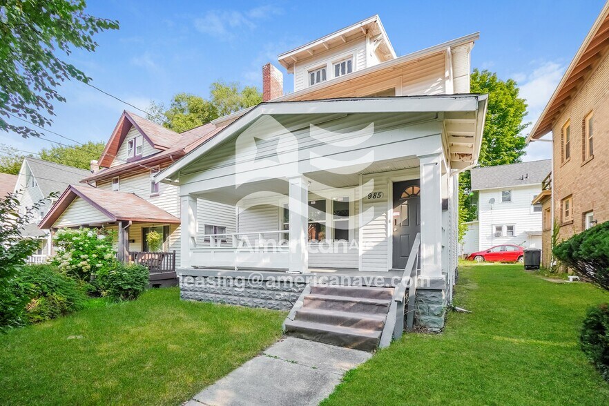 Primary Photo - 985 Delia Ave