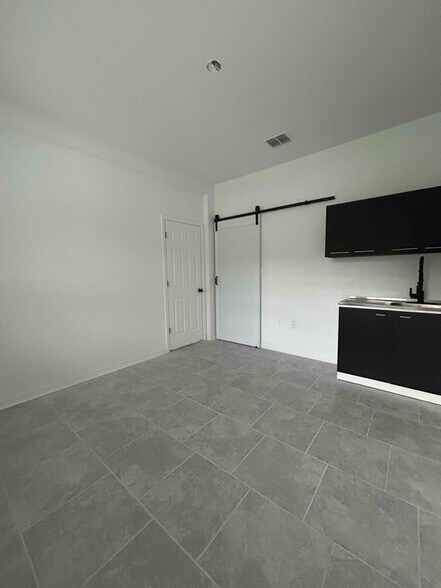 Building Photo - 6073 Claystone Wy