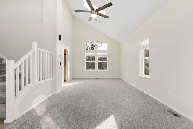 Building Photo - 7875 Montarbor Dr